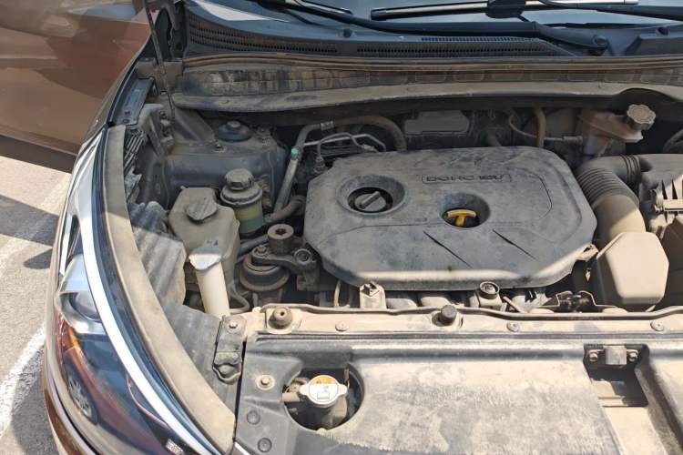 Used Hyundai ix35 2013 2.0L Automatic Two-Wheel Drive Smart GLS China IV Standard Engine Bay Right