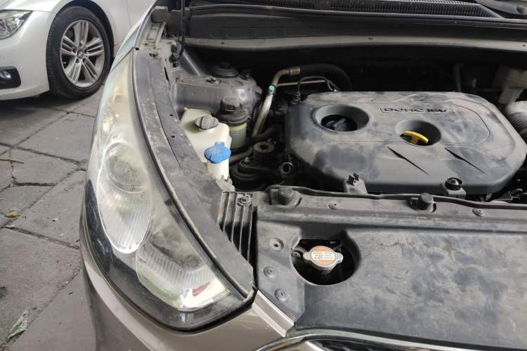 Used Hyundai ix35 2013 2.0L Automatic Two-Wheel Drive Smart GLS China V Standard Engine Bay Right