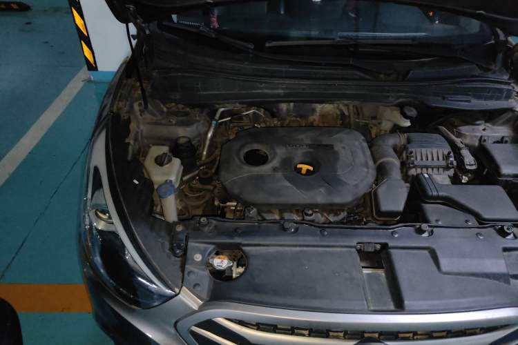 Used Hyundai ix35 2013 2.0L Automatic Two-Wheel Drive Smart GLS China IV Standard Engine Bay Right