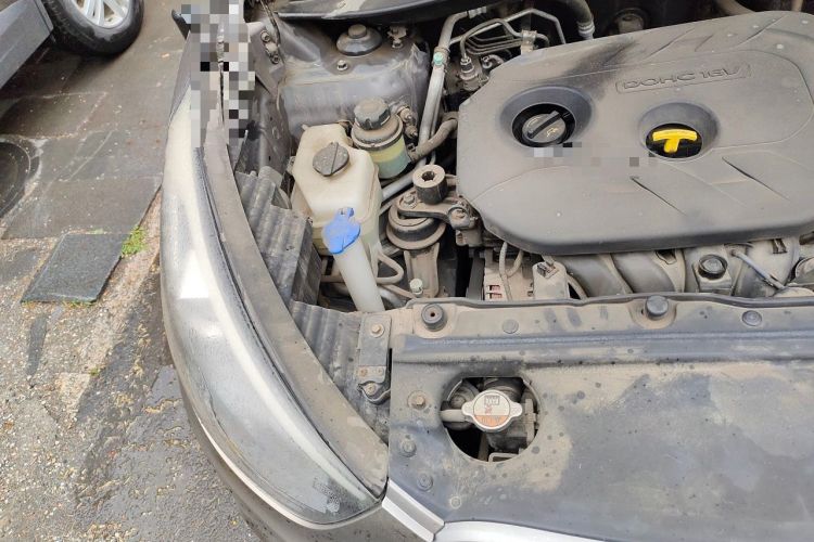Used Hyundai ix35 2013 2.0L Automatic Two-Wheel Drive Smart GLS China IV Standard Engine Bay Right
