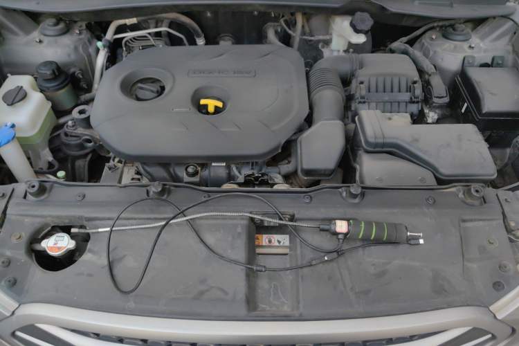Used Hyundai ix35 2013 2.0L Automatic Two-Wheel Drive Smart GLS China IV Standard Engine Bay