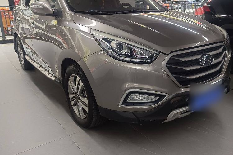 Used Hyundai ix35 2013 2.0L Automatic 4x4 Intelligent GLS China IV Standard Exterior 2