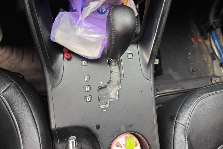 Used Hyundai ix35 2013 2.0L Automatic Two-Wheel Drive Smart GLS China IV Standard Gear Lever