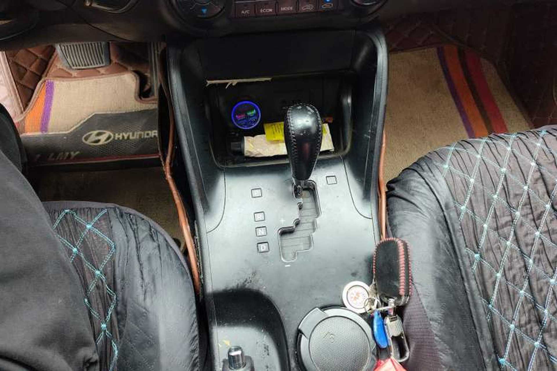 Used Hyundai ix35 2013 2.0L Automatic Two-Wheel Drive Smart GLS China IV Standard Gear Lever