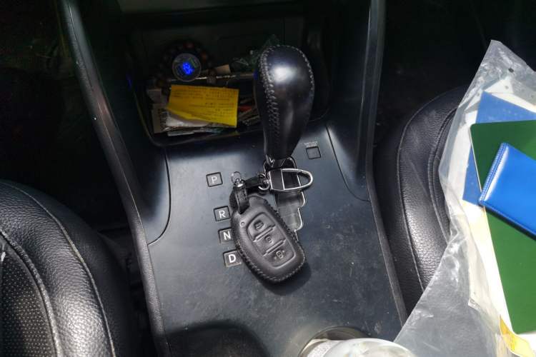 Used Hyundai ix35 2013 2.0L Automatic Two-Wheel Drive Smart GLS China IV Standard Gear Lever