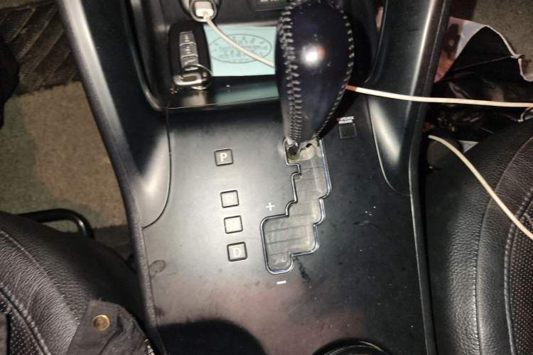 Used Hyundai ix35 2013 2.0L Automatic Two-Wheel Drive Smart GLS China IV Standard Gear Lever