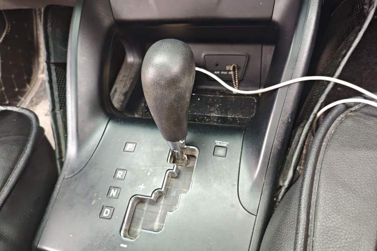 Used Hyundai ix35 2013 2.0L Automatic 2WD Comfort GL China IV Standard Gear Lever