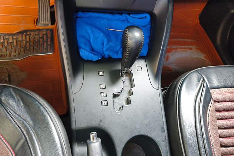 Used Hyundai ix35 2013 2.0L Automatic Two-Wheel Drive Smart GLS China IV Standard Gear Lever