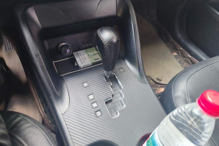 Used Hyundai ix35 2013 2.0L Automatic Two-Wheel Drive Smart GLS China IV Standard Gear Lever