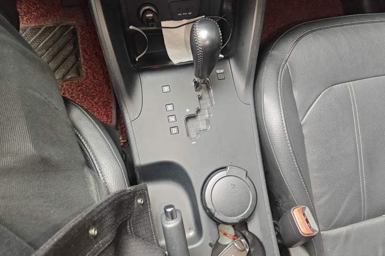 Used Hyundai ix35 2013 2.0L Automatic 4x4 Intelligent GLS China IV Standard Gear Lever