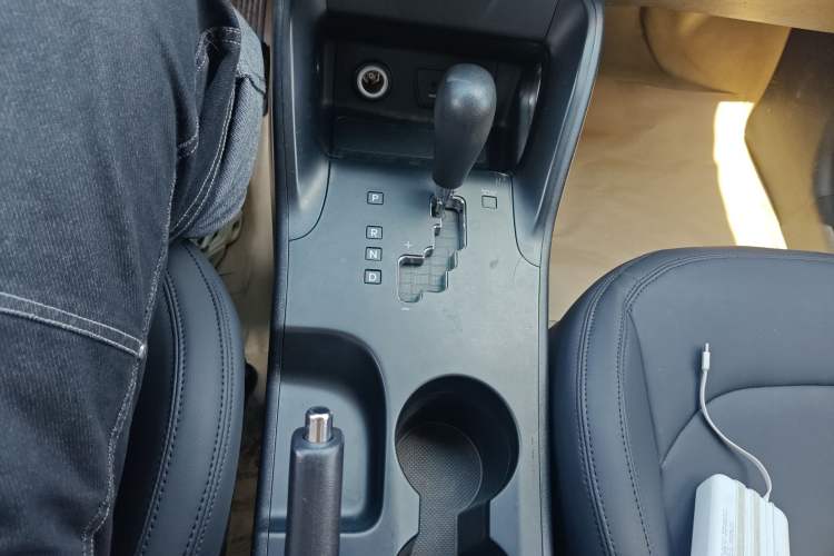 Used Hyundai ix35 2013 2.0L Automatic 2WD Comfort GL China IV Standard Gear Lever