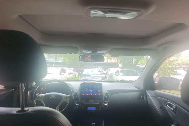 Used Hyundai ix35 2013 2.0L Automatic Two-Wheel Drive Smart GLS China IV Standard Headliner