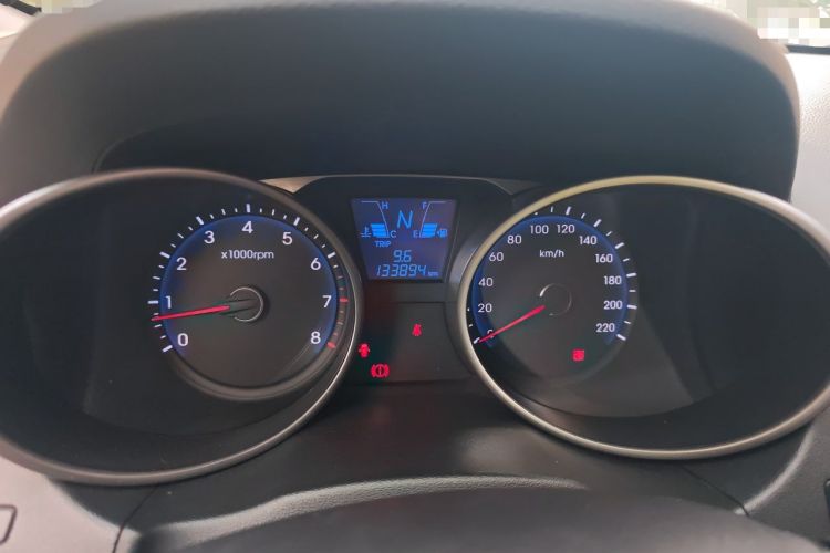 Used Hyundai ix35 2013 2.0L Automatic Two-Wheel Drive Smart GLS China IV Standard Instrument Cluster