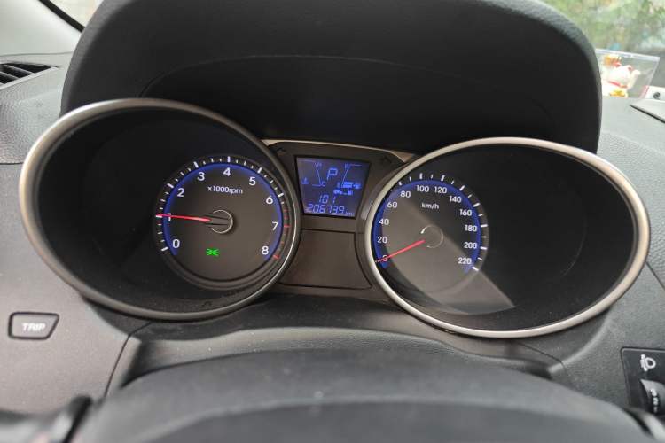 Used Hyundai ix35 2013 2.0L Automatic Two-Wheel Drive Smart GLS China IV Standard Instrument Cluster