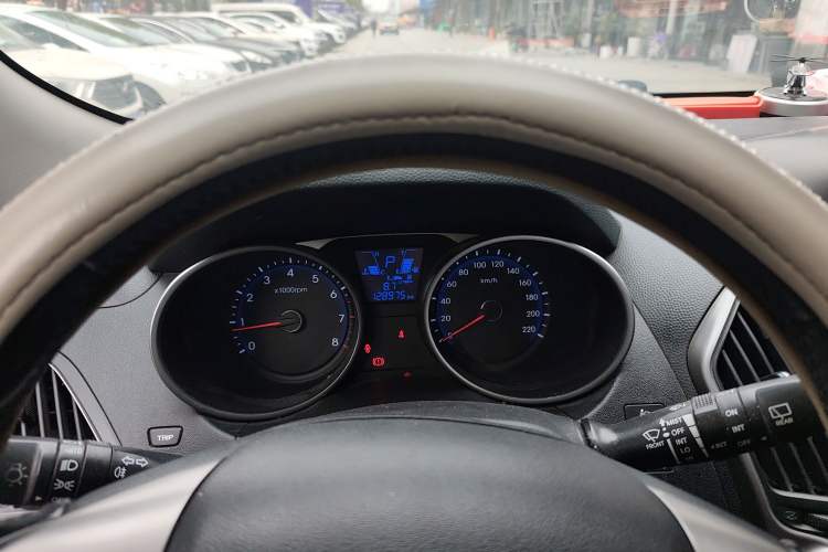 Used Hyundai ix35 2013 2.0L Automatic Two-Wheel Drive Smart GLS China IV Standard Instrument Cluster