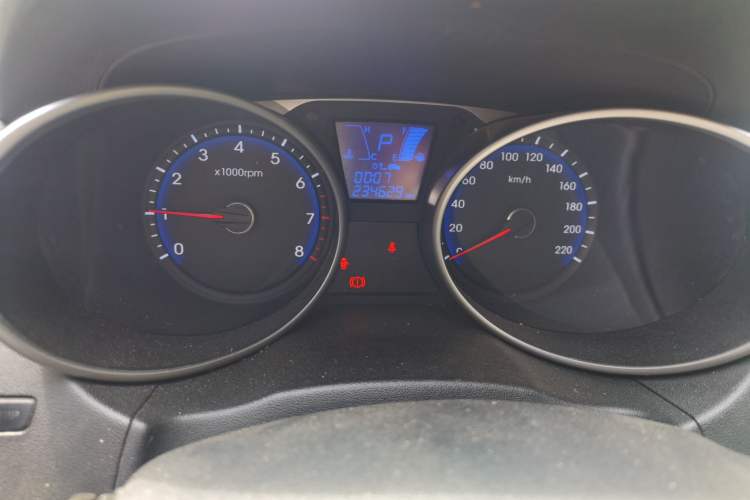 Used Hyundai ix35 2013 2.0L Automatic Two-Wheel Drive Smart GLS China IV Standard Instrument Cluster