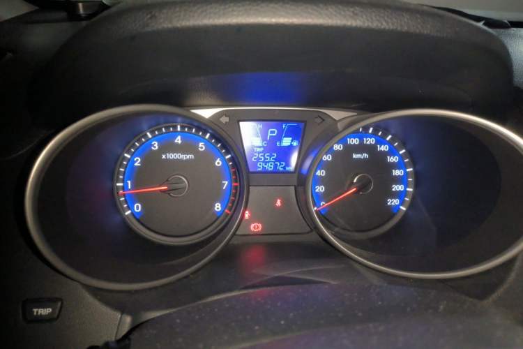 Used Hyundai ix35 2013 2.0L Automatic Two-Wheel Drive Smart GLS China IV Standard Instrument Cluster
