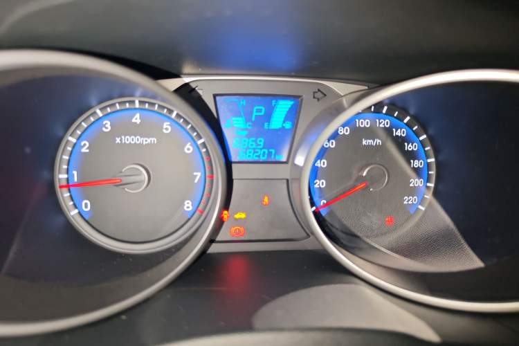 Used Hyundai ix35 2013 2.0L Automatic Two-Wheel Drive Smart GLS China IV Standard Instrument Cluster