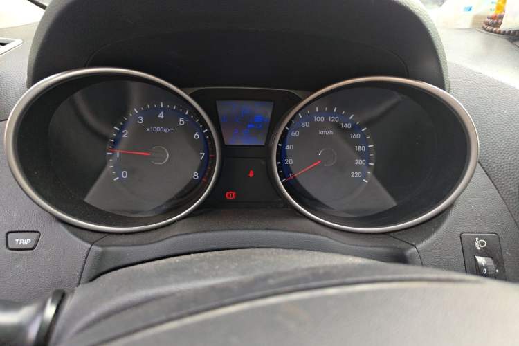 Used Hyundai ix35 2013 2.0L Automatic Two-Wheel Drive Smart GLS China IV Standard Instrument Cluster