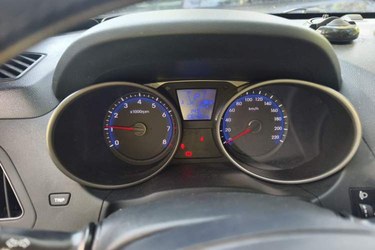 Used Hyundai ix35 2013 2.0L Automatic Two-Wheel Drive Smart GLS China IV Standard Instrument Cluster