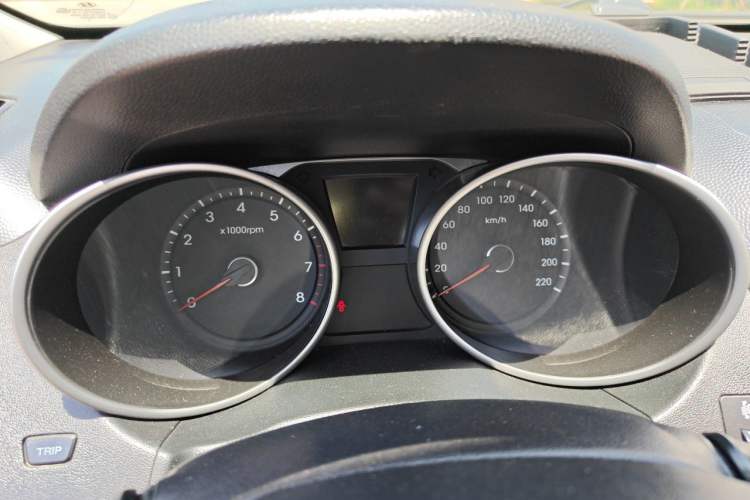 Used Hyundai ix35 2013 2.0L Automatic Two-Wheel Drive Smart GLS China IV Standard Instrument Cluster