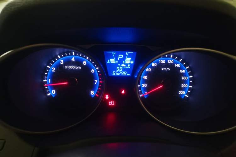 Used Hyundai ix35 2013 2.0L Automatic Two-Wheel Drive Smart GLS China IV Standard Instrument Cluster