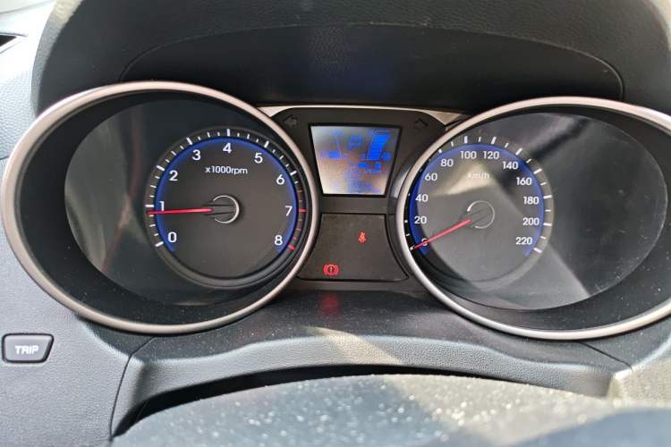 Used Hyundai ix35 2013 2.0L Automatic Two-Wheel Drive Smart GLS China IV Standard Instrument Cluster