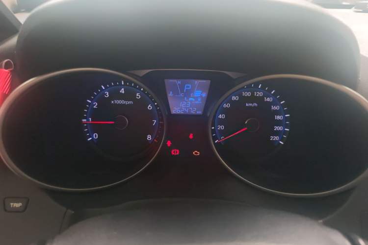 Used Hyundai ix35 2013 2.0L Automatic Two-Wheel Drive Smart GLS China IV Standard Instrument Cluster