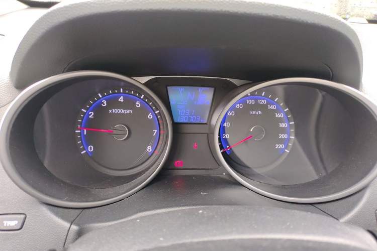 Used Hyundai ix35 2013 2.0L Automatic Two-Wheel Drive Smart GLS China IV Standard Instrument Cluster