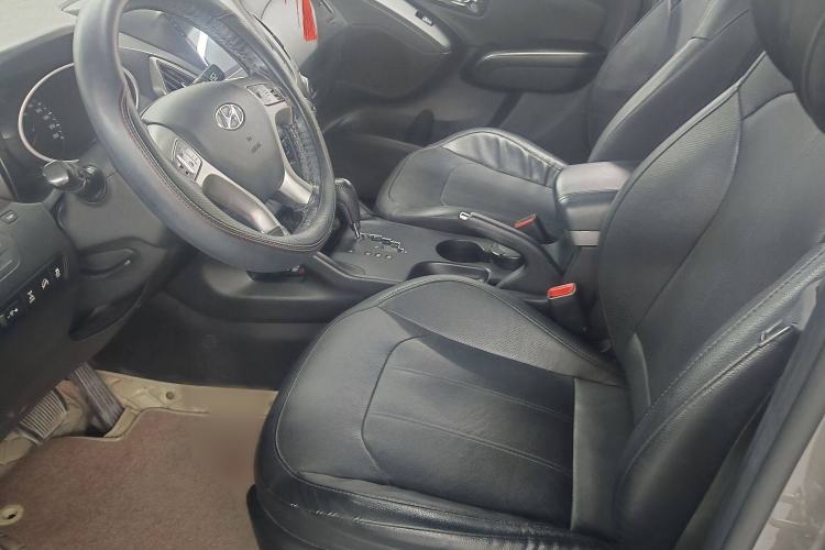 Used Hyundai ix35 2013 2.0L Automatic 4x4 Intelligent GLS China IV Standard Interior 4
