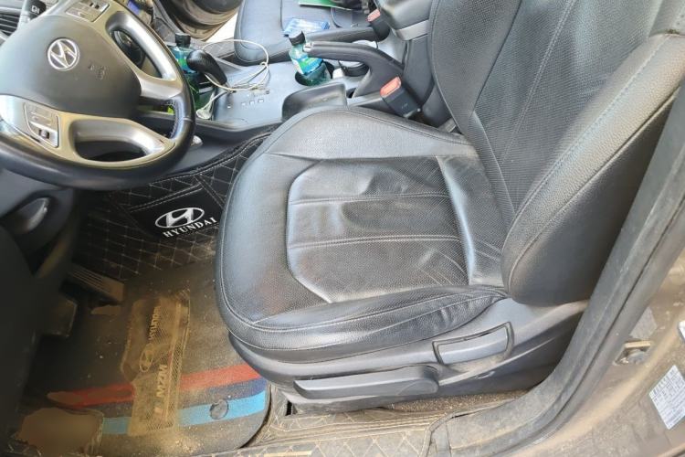 Used Hyundai ix35 2013 2.0L Automatic Two-Wheel Drive Smart GLS China IV Standard Left Front Seat
