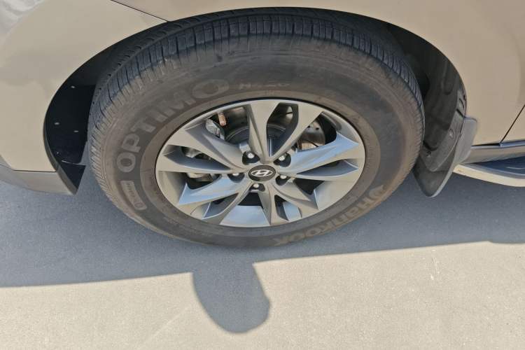 Used Hyundai ix35 2013 2.0L Automatic 2WD Comfort GL China IV Standard Left Front Wheel Hub