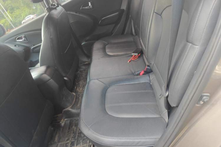 Used Hyundai ix35 2013 2.0L Automatic Two-Wheel Drive Smart GLS China IV Standard Left Rear Seat