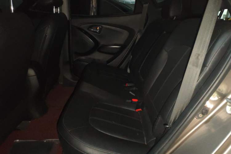 Used Hyundai ix35 2013 2.0L Automatic Two-Wheel Drive Smart GLS China IV Standard Left Rear Seat