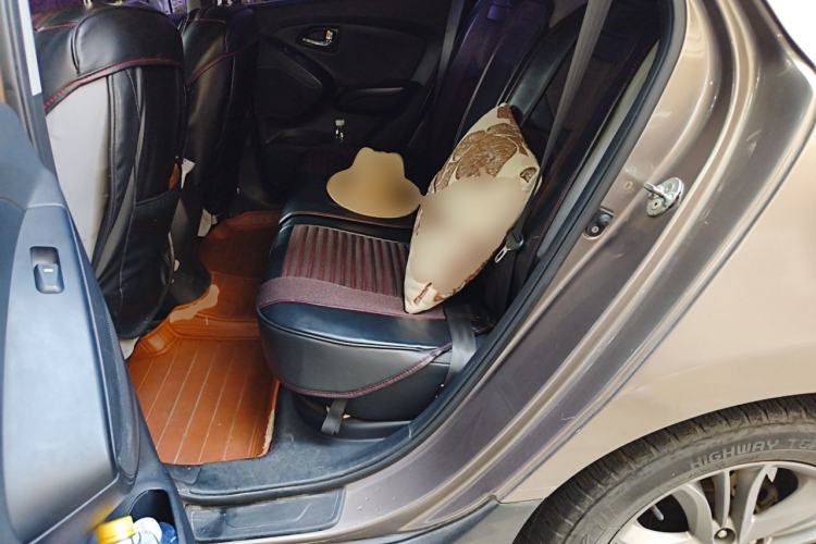 Used Hyundai ix35 2013 2.0L Automatic Two-Wheel Drive Smart GLS China IV Standard Left Rear Seat