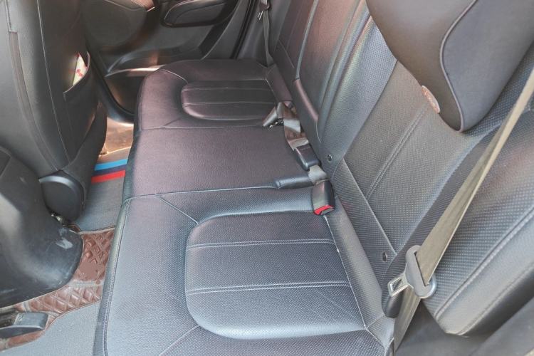 Used Hyundai ix35 2013 2.0L Automatic Two-Wheel Drive Smart GLS China IV Standard Left Rear Seat