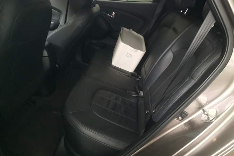 Used Hyundai ix35 2013 2.0L Automatic Two-Wheel Drive Smart GLS China IV Standard Left Rear Seat