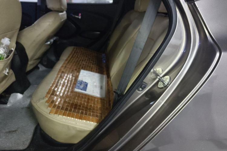 Used Hyundai ix35 2013 2.0L Automatic 2WD Comfort GL China IV Standard Left Rear Seat