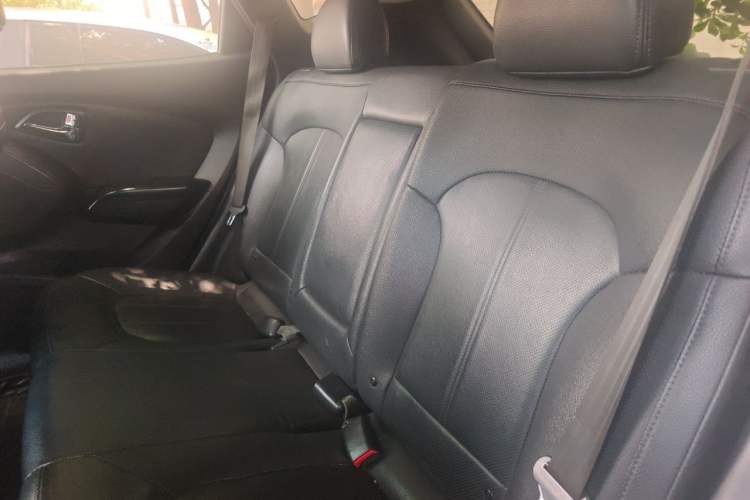 Used Hyundai ix35 2013 2.0L Automatic Two-Wheel Drive Smart GLS China IV Standard Left Rear Seat