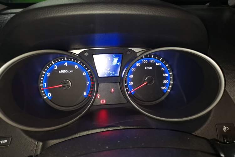 Used Hyundai ix35 2013 2.0L Automatic Two-Wheel Drive Smart GLS China IV Standard Odometer Close Up
