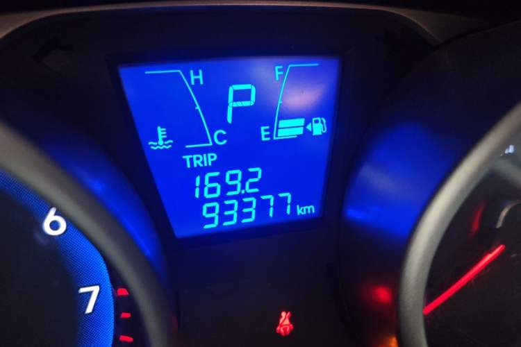 Used Hyundai ix35 2013 2.0L Automatic Two-Wheel Drive Smart GLS China V Standard Odometer Close Up