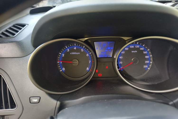 Used Hyundai ix35 2013 2.0L Automatic Two-Wheel Drive Smart GLS China IV Standard Odometer Close Up
