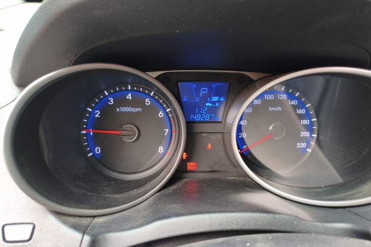 Used Hyundai ix35 2013 2.0L Automatic Two-Wheel Drive Smart GLS China V Standard Odometer Close Up