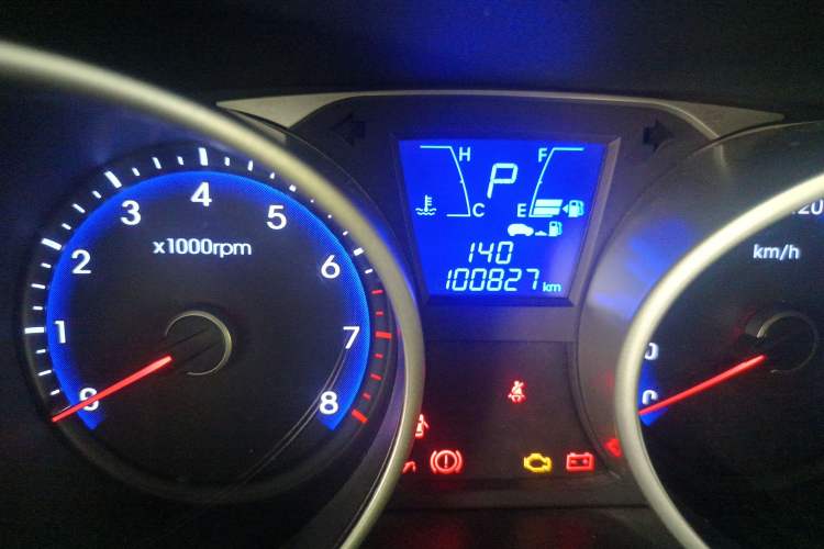 Used Hyundai ix35 2013 2.0L Automatic 4x4 Intelligent GLS China IV Standard Odometer Close Up