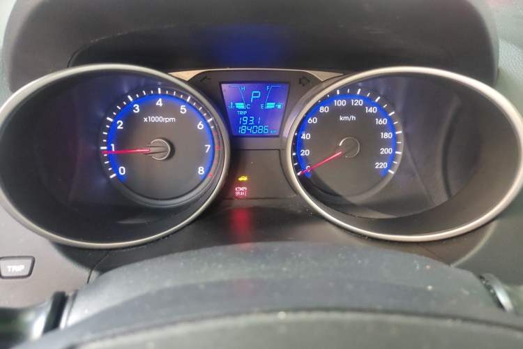 Used Hyundai ix35 2013 2.0L Automatic Two-Wheel Drive Smart GLS China V Standard Odometer Close Up