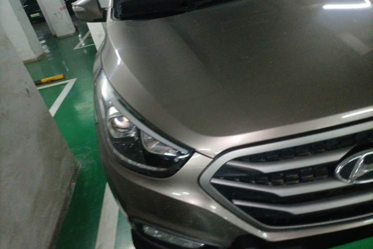Used Hyundai ix35 2013 2.0L Automatic Two-Wheel Drive Smart GLS China IV Standard Right Front Headlight