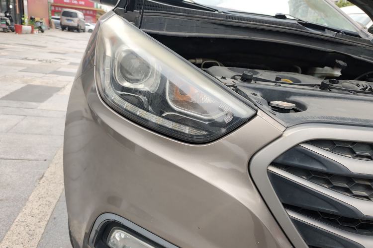 Used Hyundai ix35 2013 2.0L Automatic Two-Wheel Drive Smart GLS China IV Standard Right Front Headlight