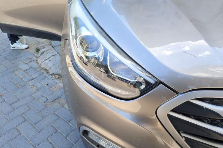 Used Hyundai ix35 2013 2.0L Automatic Two-Wheel Drive Smart GLS China IV Standard Right Front Headlight
