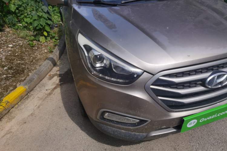 Used Hyundai ix35 2013 2.0L Automatic Two-Wheel Drive Smart GLS China IV Standard Right Front Headlight