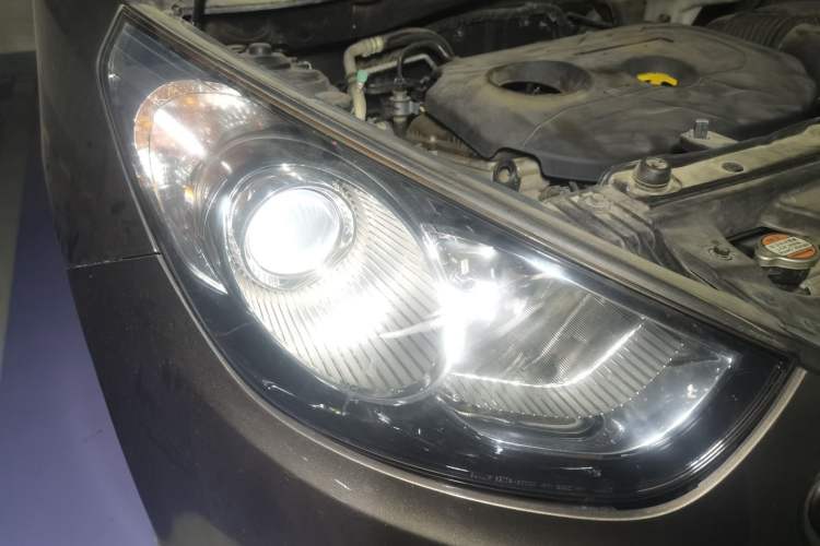 Used Hyundai ix35 2013 2.0L Automatic Two-Wheel Drive Smart GLS China IV Standard Right Front Headlight